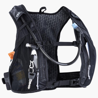 EVOC Hydro Pro 6 + Hydration Bladder 1.5 - Black