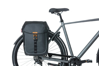 Basil Miles Tarpaulin Double Bag Mik 34L - Black/Orange