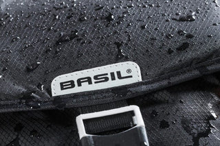 Basil Miles Daypack W/Led 17L - Black/Line