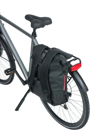 Basil Soho Backpack Nordlicht 17L - Night Black