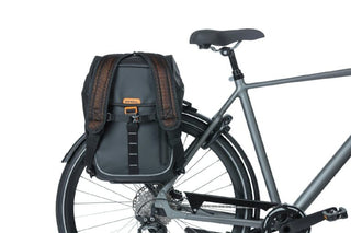 Basil Miles Tarpaulin Backpack Nordlicht(LED) 7L - Black
