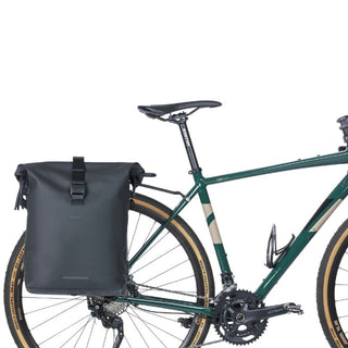 Basil Soho Mik Side Bicycle Shoulder Bag 17L - Night Black