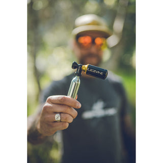 Lezyne Tubeless CO2 Blaster w/ Cartridges- Black/Gold