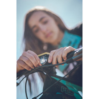 Lezyne Led Femto USB Front - Black